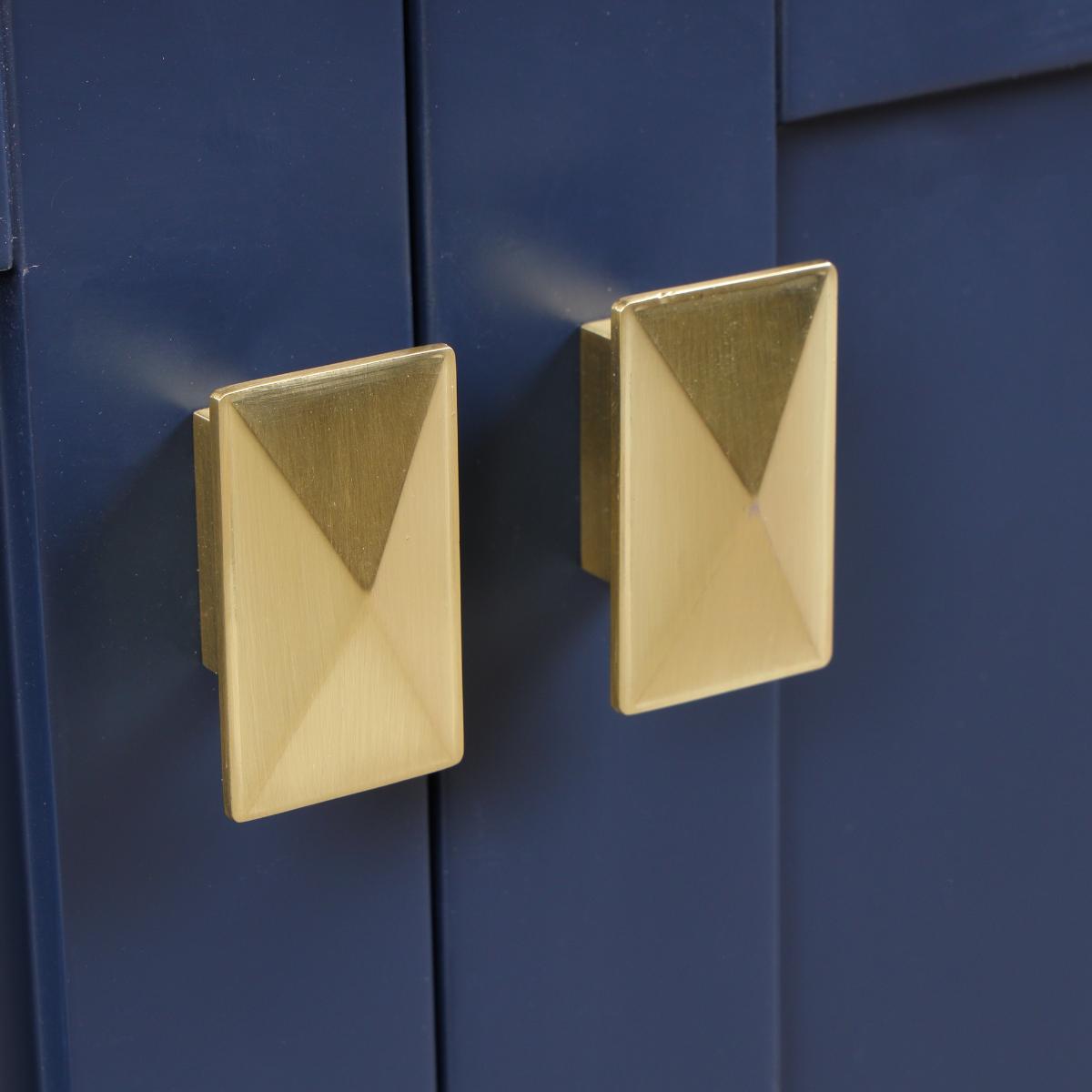 Geneva Handles / Knobs