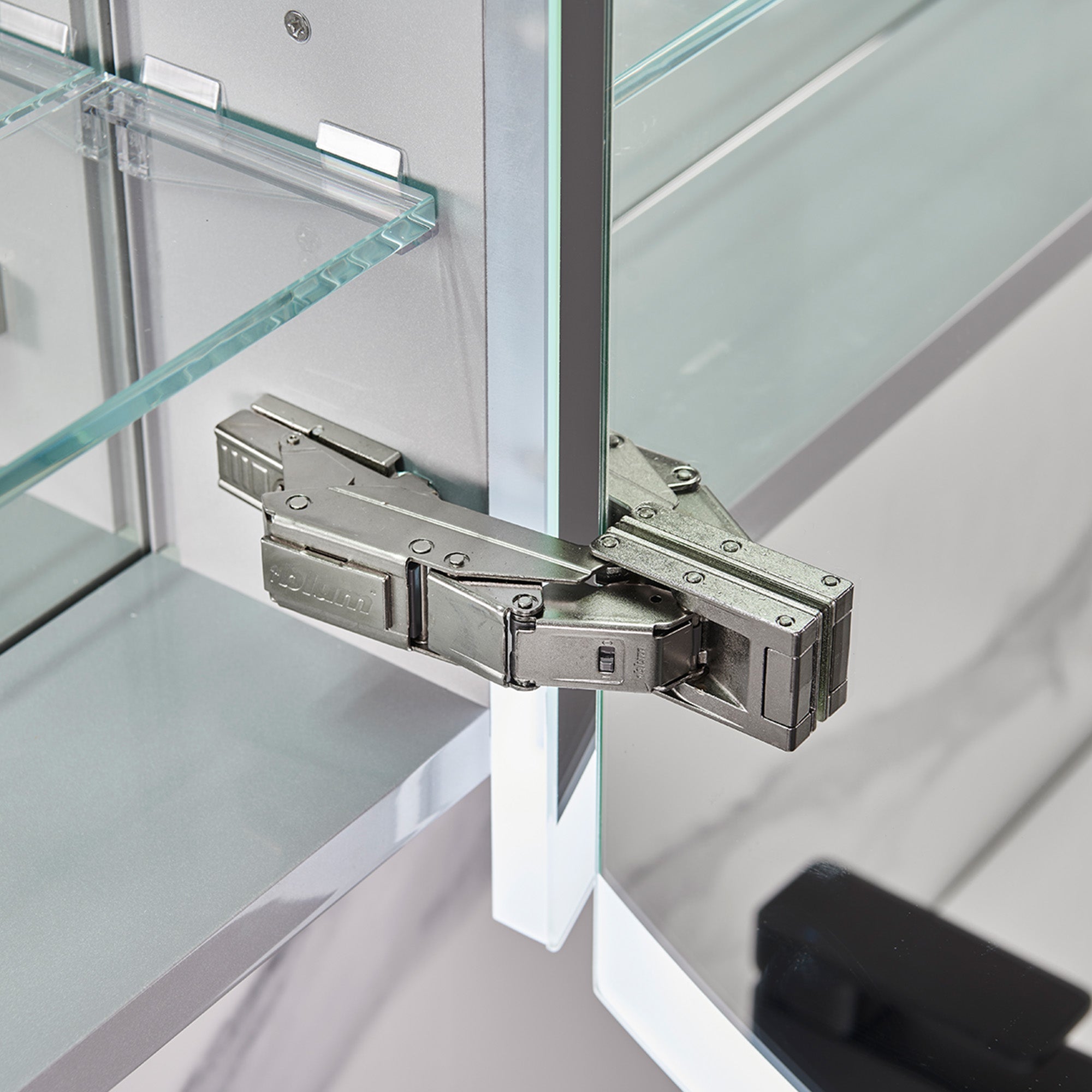 Regulus LED Medicine Cabinet MCL9